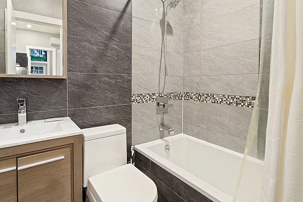 Rented by Safdie Realty Group | media 27