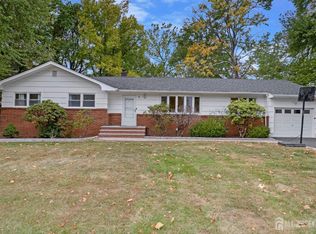 17 Ventnor Dr, Edison, NJ