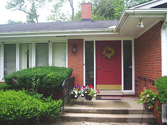 4th image of 6442 Taft St