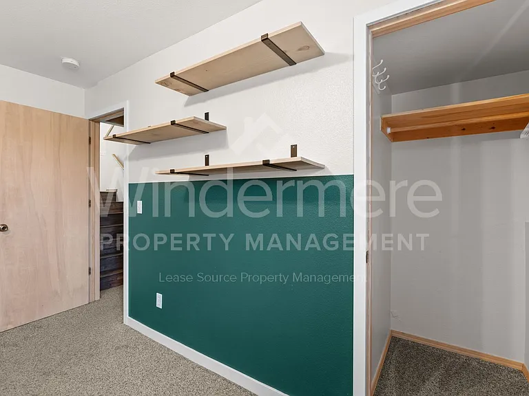 909 E 1st Ave — Photo 34