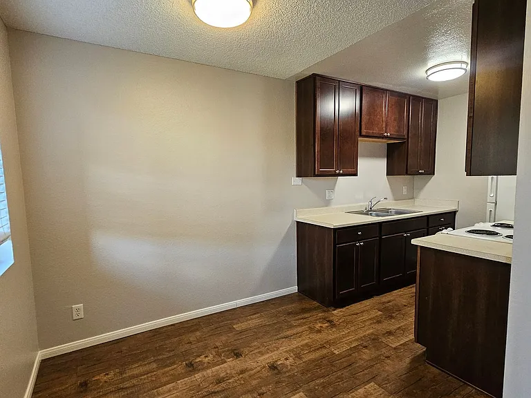 Del Mar Apartment Homes — Photo 15