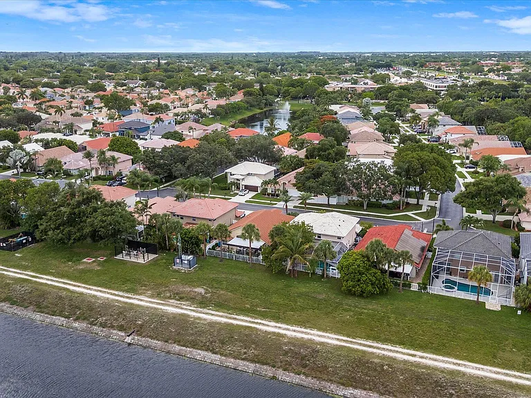 10112 Aqua Vista Way — Photo 38