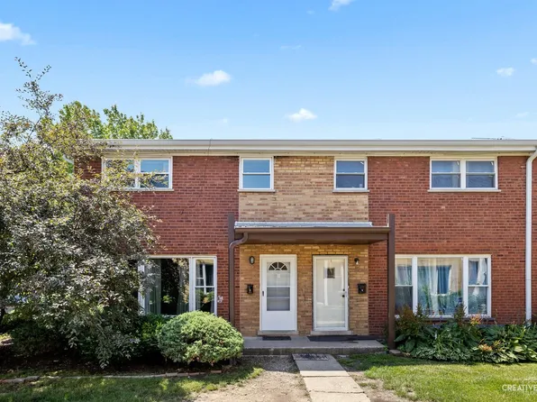 214 Linn Ct APT A, North Aurora, IL 60542