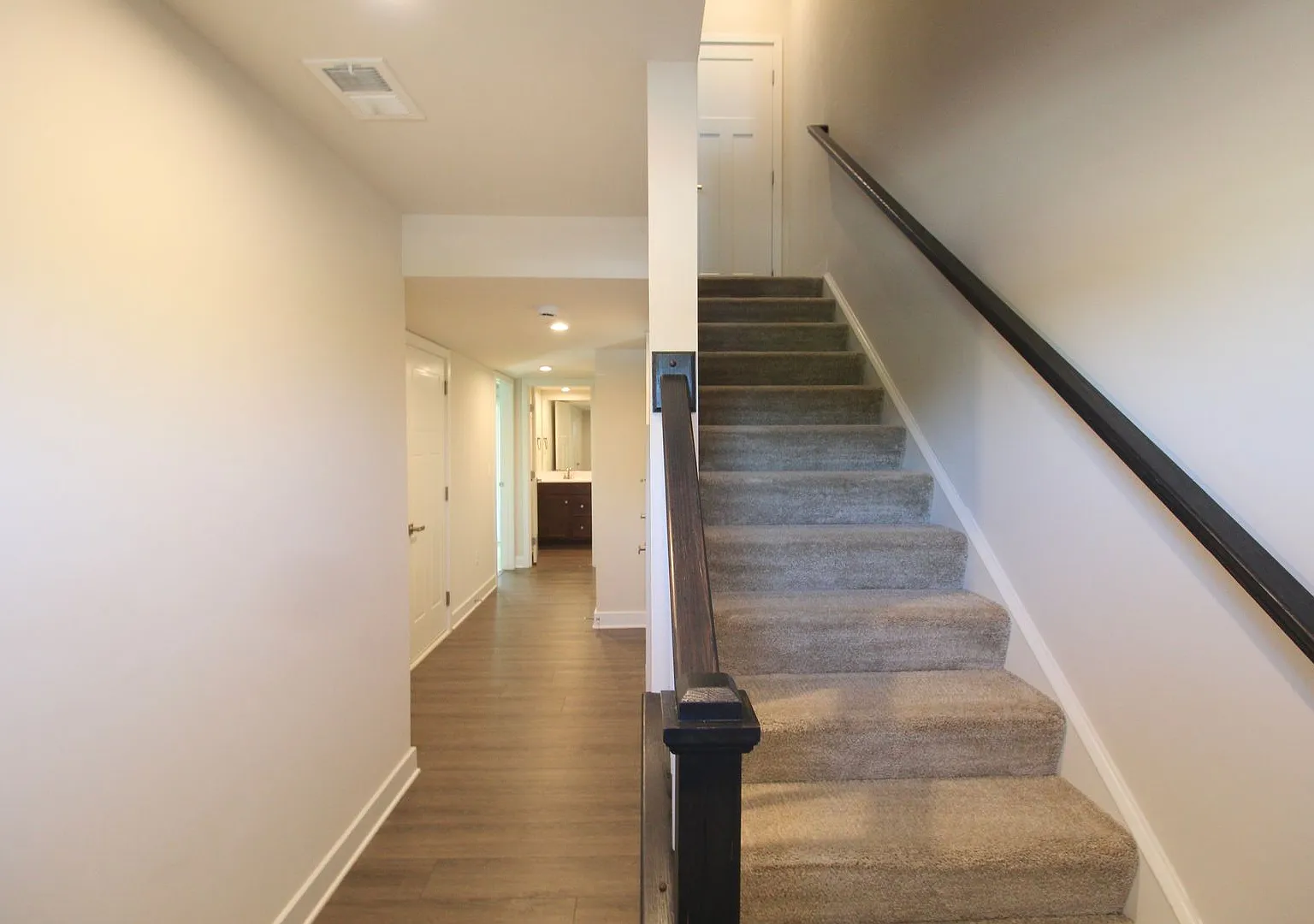 Modern 3-Level Townhome with Garage Unbeatable Location! — Photo 2