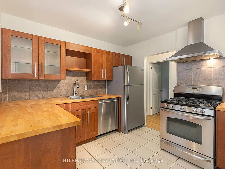 323 Lanark Ave N — Photo 12