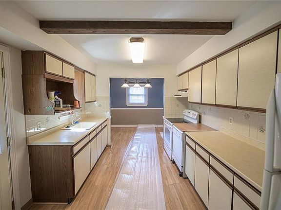 4th image of 34307 Beach Park Ave