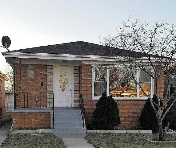 15918 Finch Ave photo 1