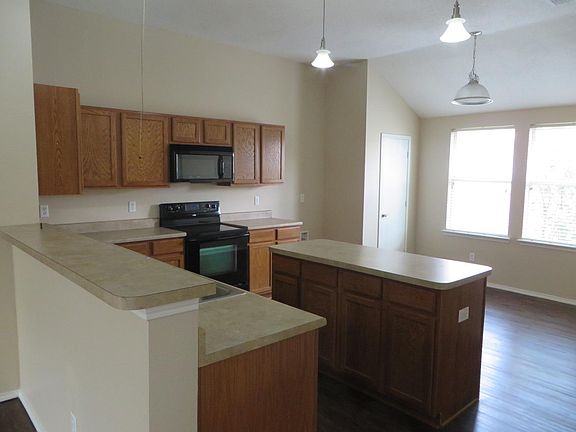 4th image of 1508 Redman Dr
