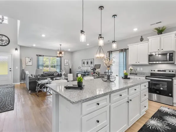 100 Macintosh Dr, King, NC 27021