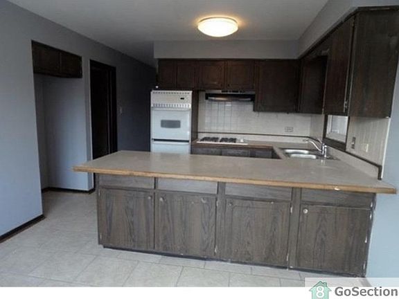 3rd image of 1625 Downs Dr APT 1