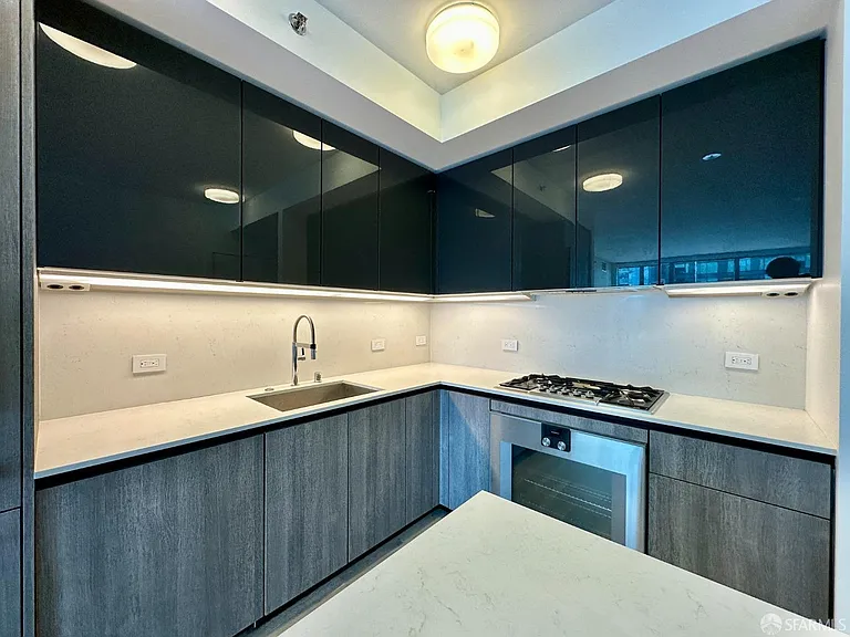 201 Folsom St #15D — Photo 7