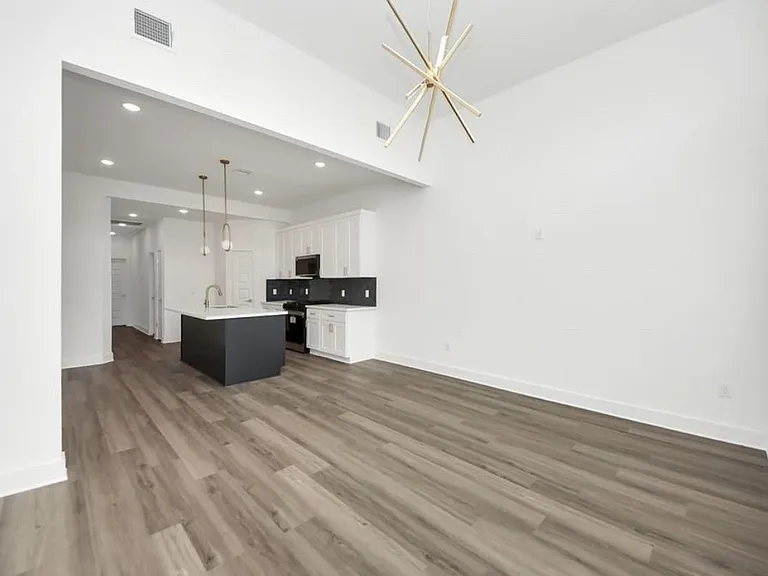 8125 Cabot St #B — Photo 9