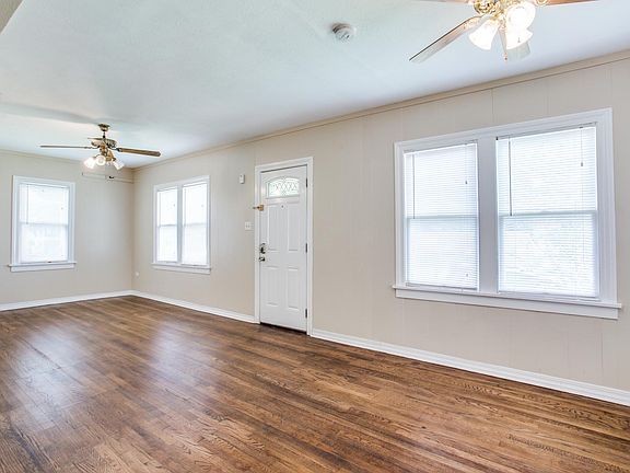 4th image of 3221 Lubbock Ave