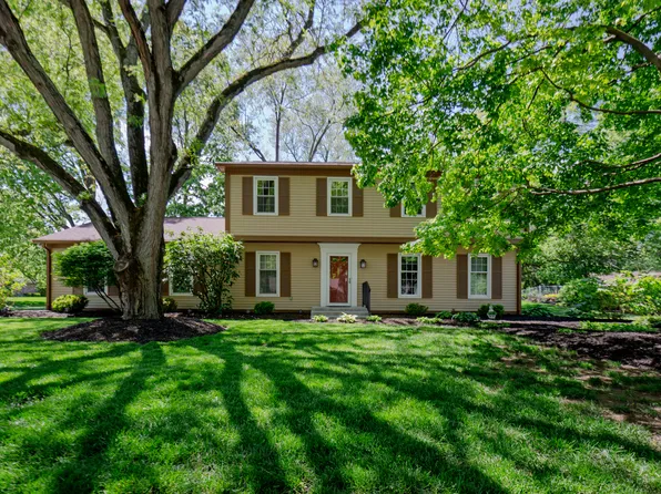 10214 E Lakeshore Dr, Carmel, IN 46033