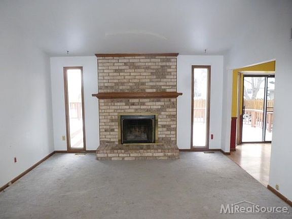 3rd image of 28560 Bingham Dr