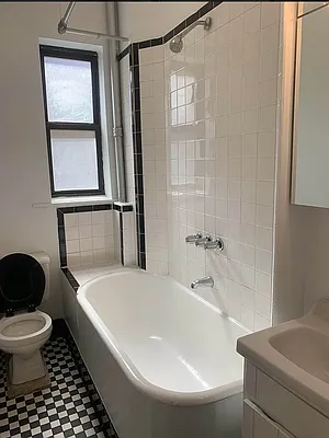 Rented by M.Grossman R.E. Management | media 8