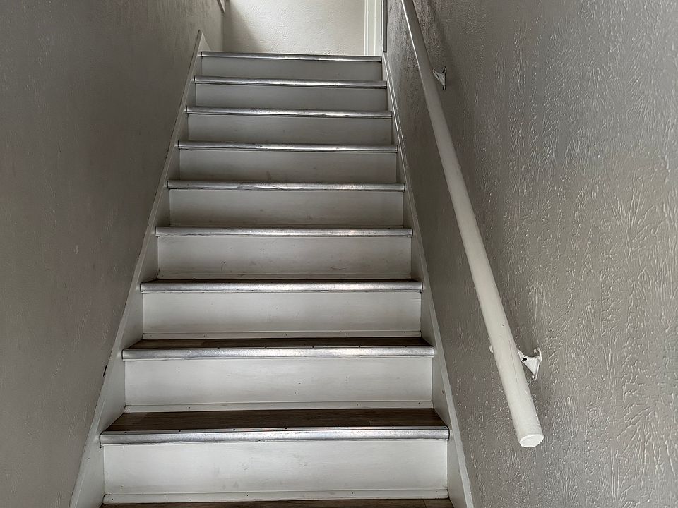 Upstairs Unit Stairway