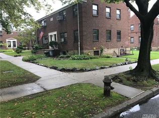 1553 160th St, Whitestone, NY 11357