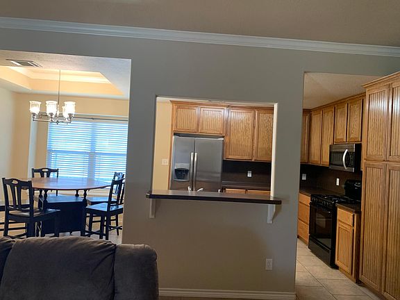 3rd image of 927 Crystal Dove Ave