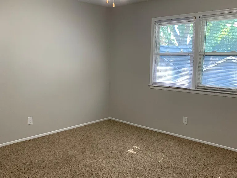 210 N 4th St #3 — Photo 5
