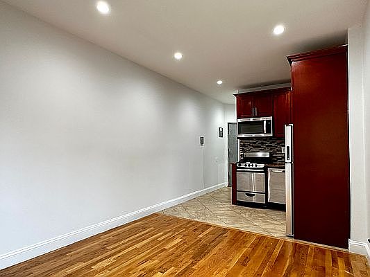 4th image of 332 Lewis Ave #1CC