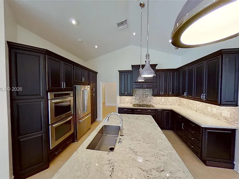 405 Sabal Way — Photo 9