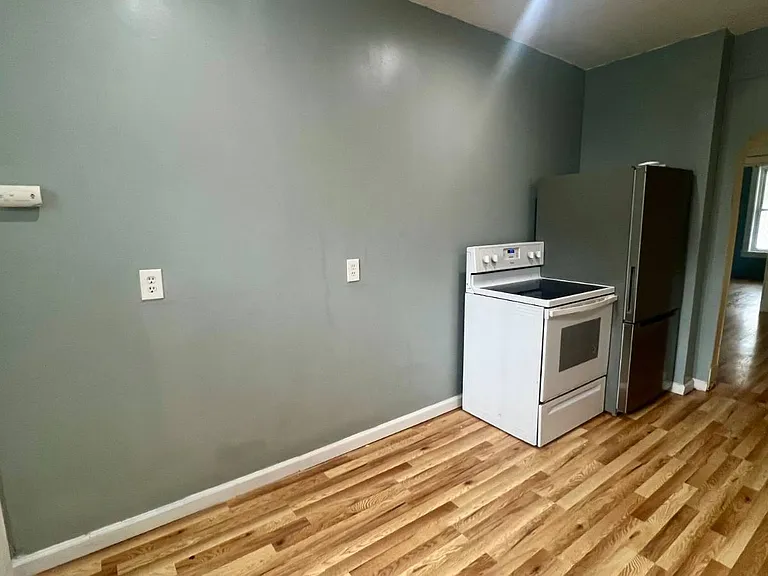 19 Bunn St — Photo 4
