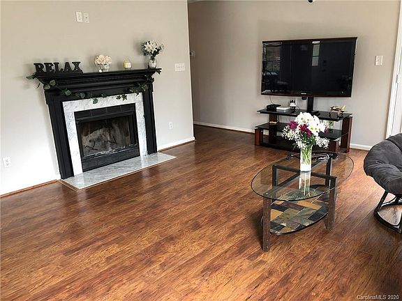 3rd image of 10322 Creswell Ct