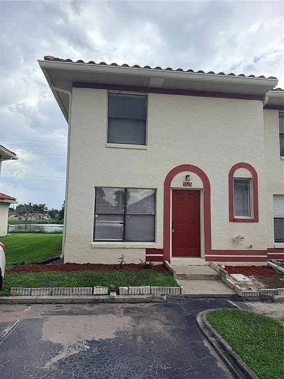 2 bed, 2.5 bath, 1104 sqft, $1,750 — Photo 1
