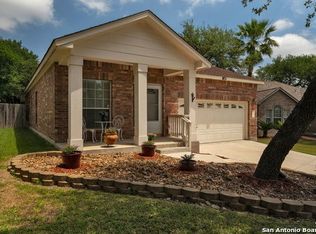 7 Willow Heights Dr, San Antonio, TX 78254