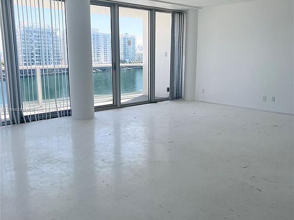 3rd image of 900 Bay Dr APT 722