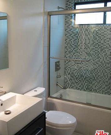 5th image of 931 N Alfred St APT 301