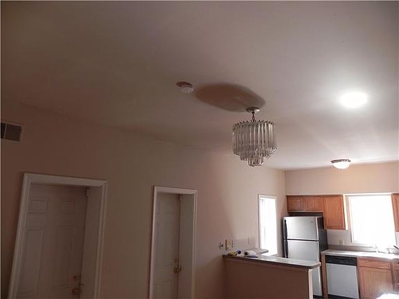5th image of 708 Jefferson St