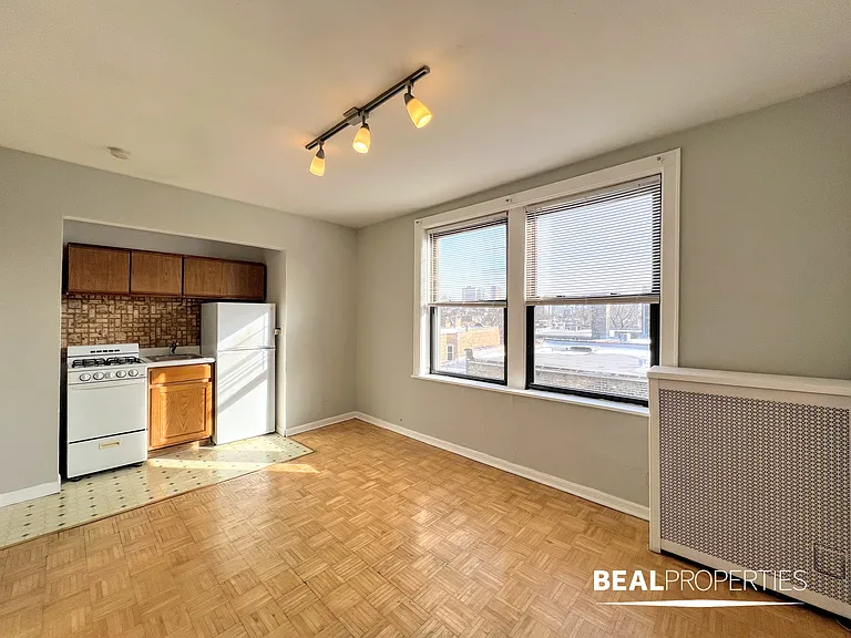739 West Belmont Avenue — Photo 9