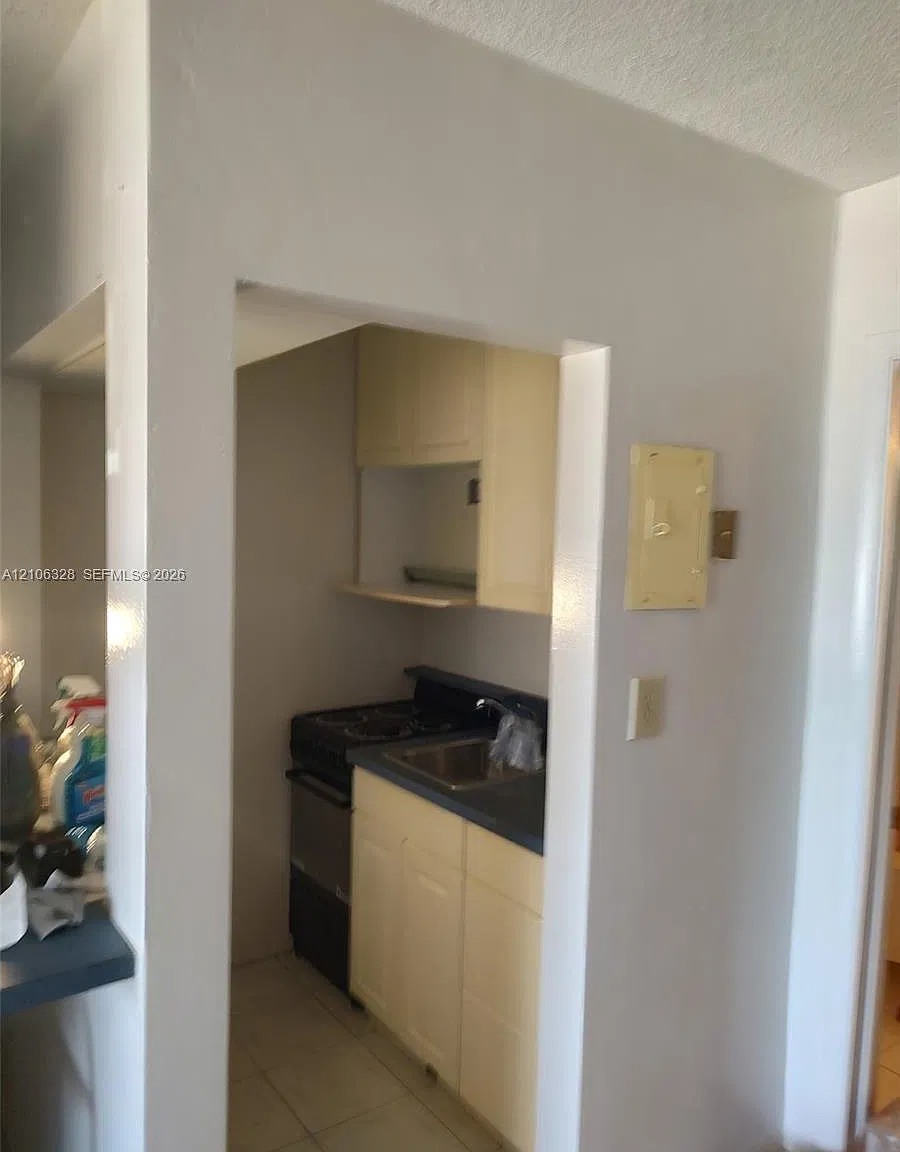 Edgewater Beach Condo — Photo 4