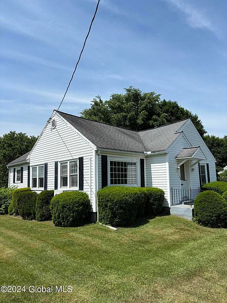 3rd image of 156 Marion Avenue
