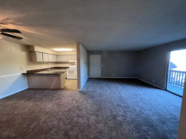 Bell Hollow Apartments — Photo 65