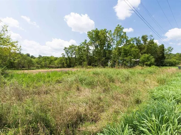 223 S Oak St, Norfork, AR 72658