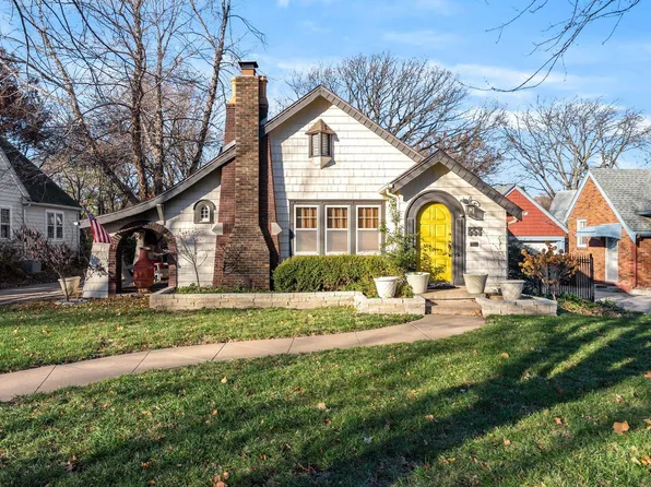 553 N Roosevelt Ave, Wichita, KS 67208