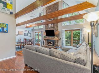 375 Tanbark Dr, Dimondale, MI 48821