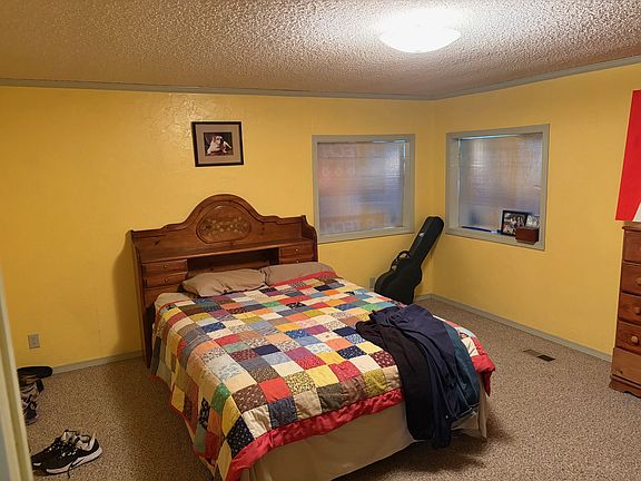 5th image of 935 Ranch Ln