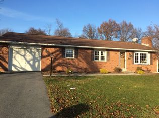 17 Valley Dr, Annville, PA 17003