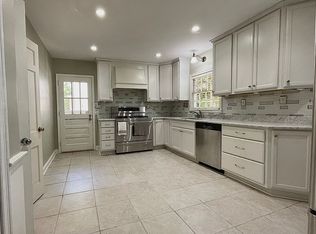 218 Woodcrest Rd, Fayetteville, NC 28305