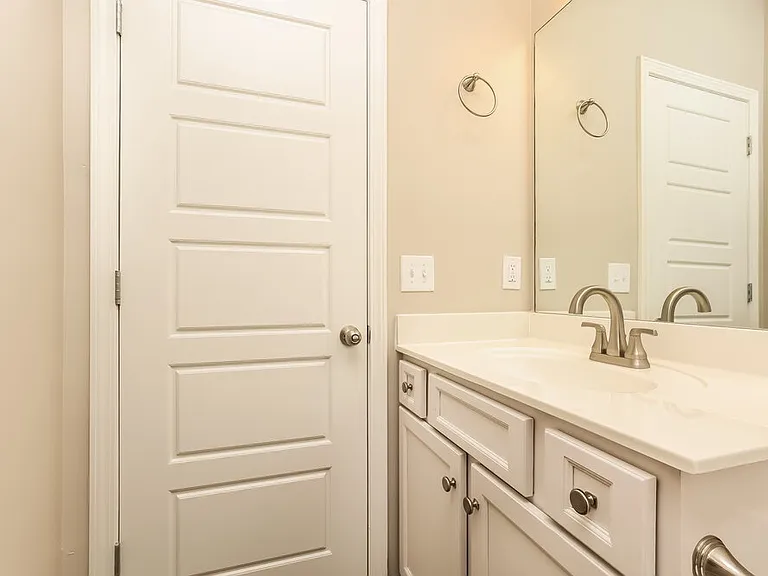 708 Mitscher Dr — Photo 16
