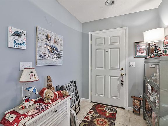 4th image of 202 Saint Andrews Cir #202