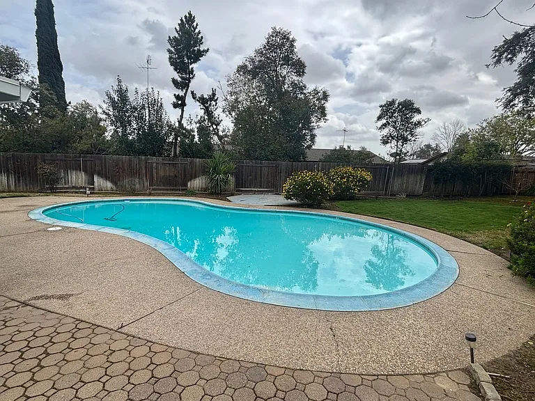 5958 Jeanine Dr — Photo 11