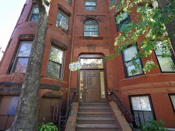45 Carlton St #10