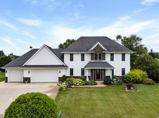 W1195 Rolling Hills Dr, Rubicon, WI 53078