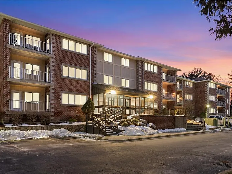 30 Argyle Ave #206 — Photo 3