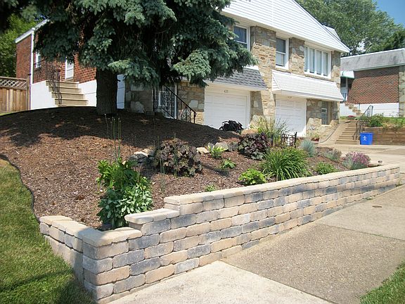 4th image of 625 Alburger Ave